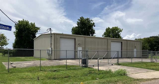 1313 Petroleum Street, La Marque, TX 77568