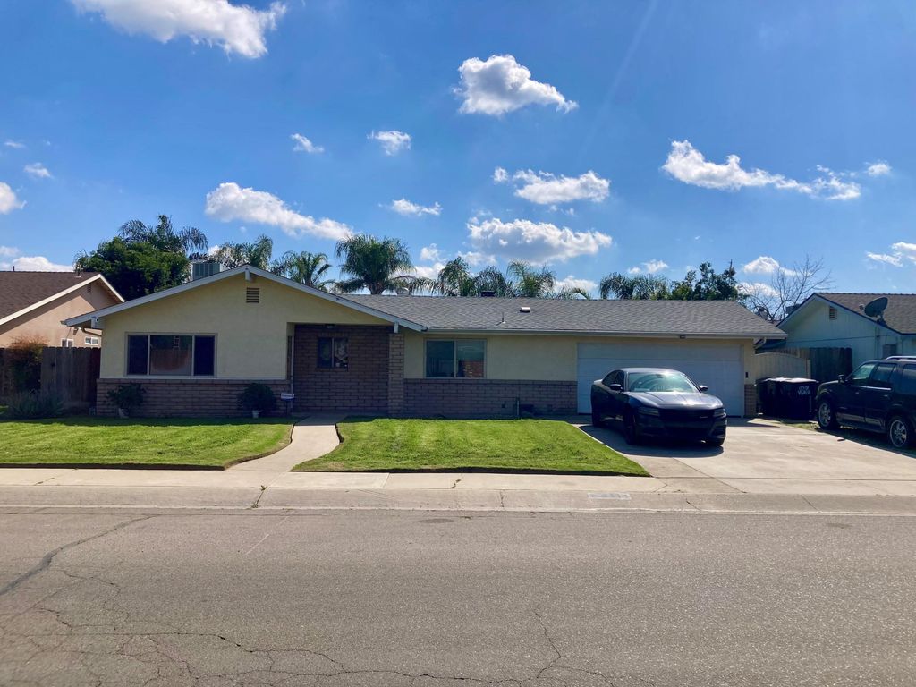 3111 W Russell Avenue, Visalia, CA 93277