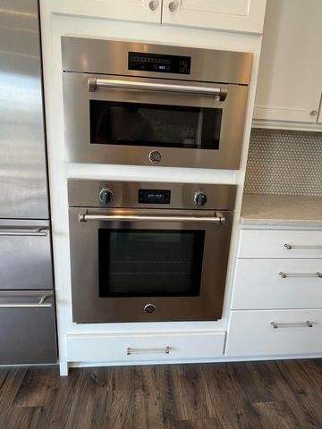 8866 Cascade Road SE, Ada, MI 49301