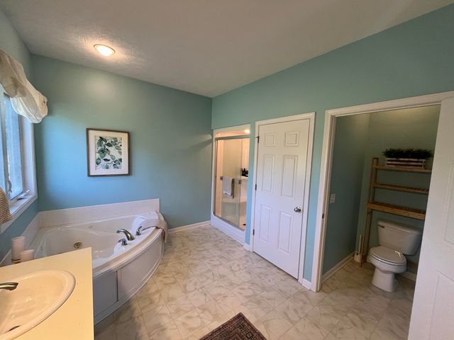 8866 Cascade Road SE, Ada, MI 49301