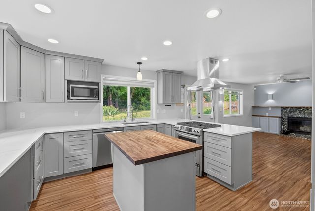 131 146th Street SW, Lynnwood, WA 98087