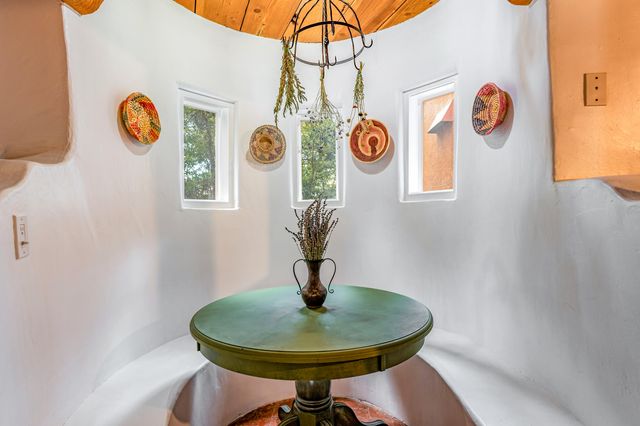123 Ashley Lane NW, Corrales, NM 87048