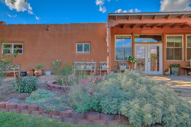123 Ashley Lane NW, Corrales, NM 87048