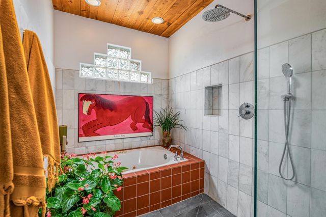 123 Ashley Lane NW, Corrales, NM 87048