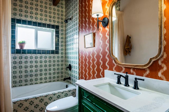 123 Ashley Lane NW, Corrales, NM 87048