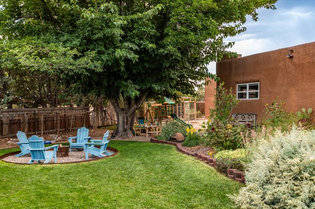 123 Ashley Lane NW, Corrales, NM 87048