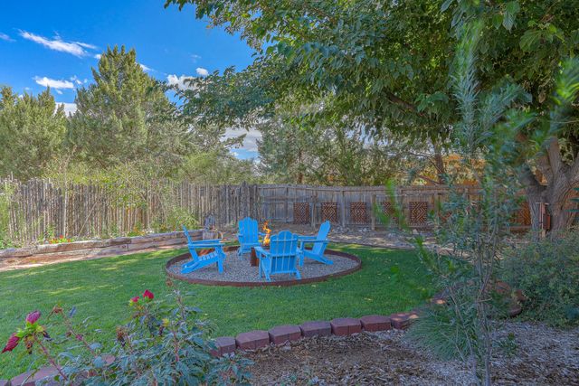 123 Ashley Lane NW, Corrales, NM 87048