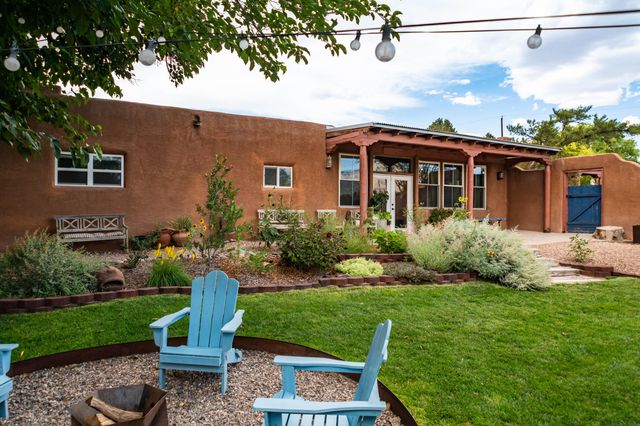 123 Ashley Lane NW, Corrales, NM 87048