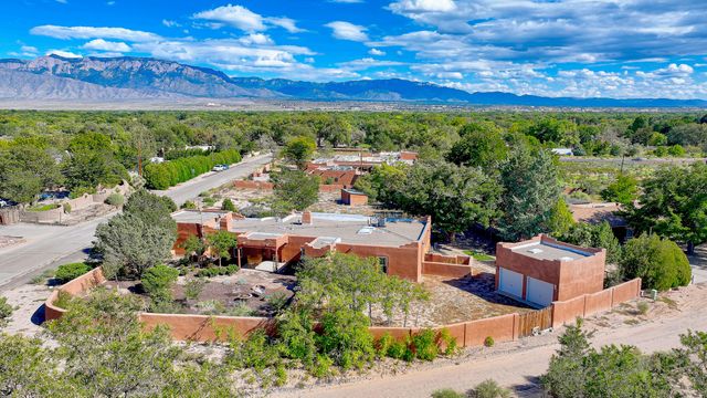123 Ashley Lane NW, Corrales, NM 87048