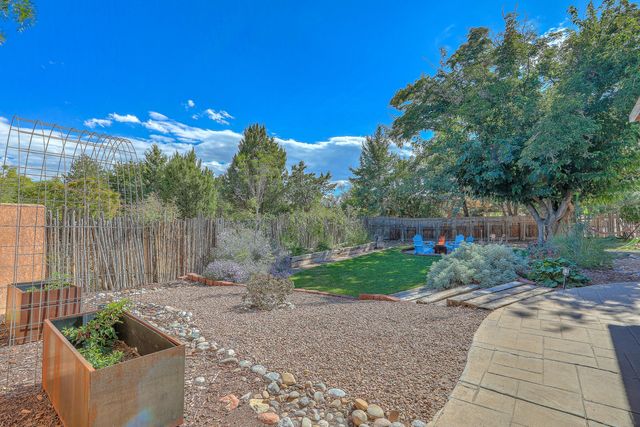 123 Ashley Lane NW, Corrales, NM 87048