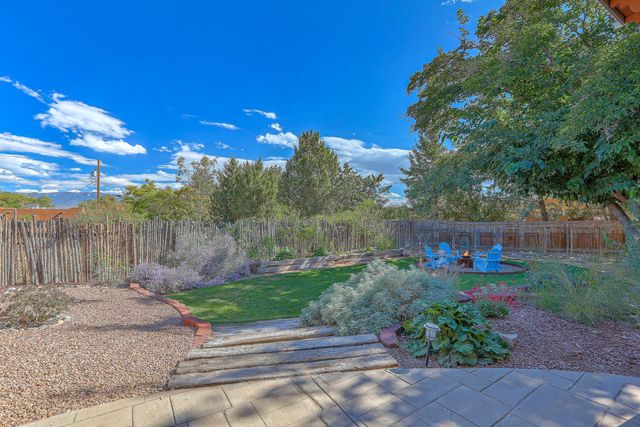 123 Ashley Lane NW, Corrales, NM 87048