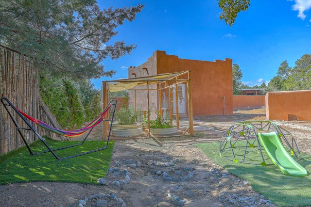123 Ashley Lane NW, Corrales, NM 87048