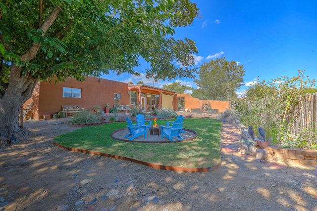 123 Ashley Lane NW, Corrales, NM 87048