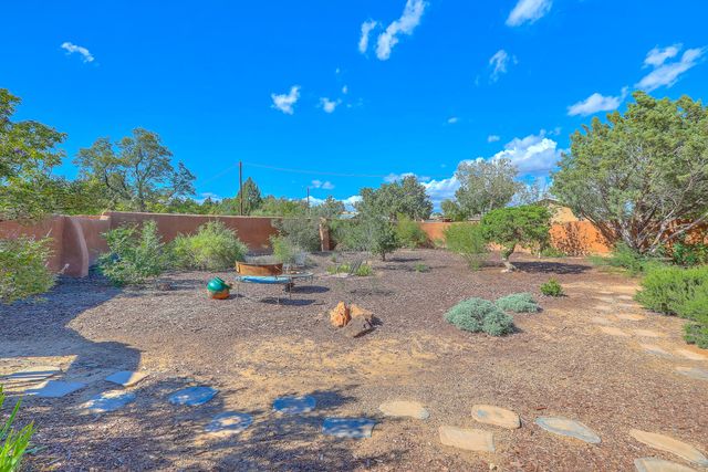 123 Ashley Lane NW, Corrales, NM 87048
