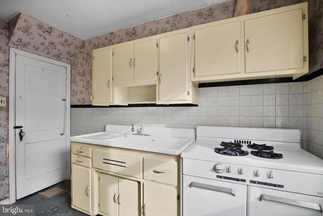 5253 GLENLOCH ST, Philadelphia, PA 19124