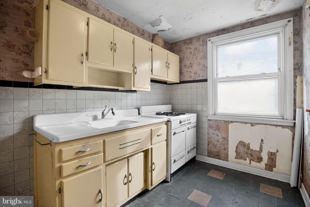 5253 GLENLOCH ST, Philadelphia, PA 19124