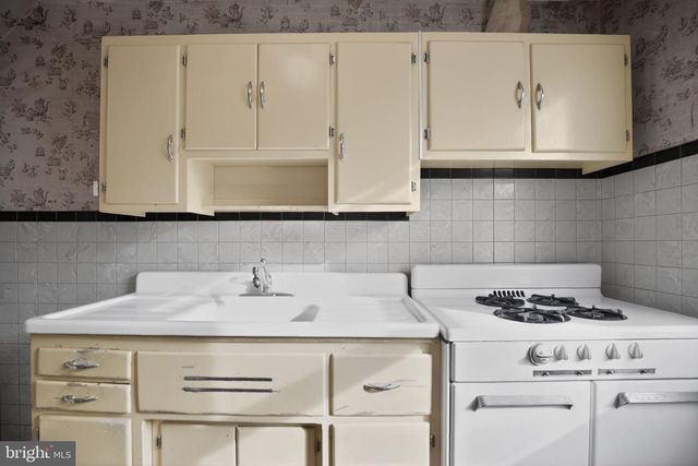 5253 GLENLOCH ST, Philadelphia, PA 19124