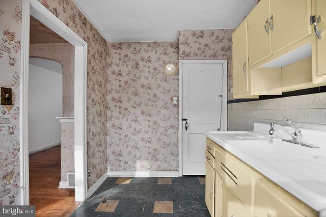 5253 GLENLOCH ST, Philadelphia, PA 19124