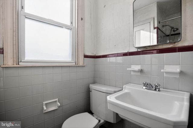 5253 GLENLOCH ST, Philadelphia, PA 19124