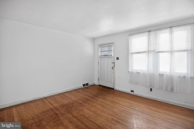 5253 GLENLOCH ST, Philadelphia, PA 19124