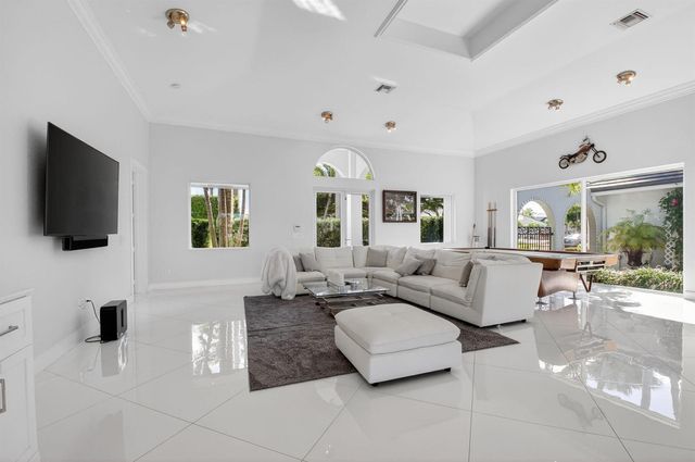 936 Greensward Lane, Delray Beach, FL 33445