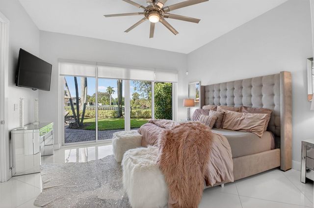 936 Greensward Lane, Delray Beach, FL 33445