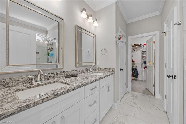 306 Lamplighter Circle, Winston-salem, NC 27104