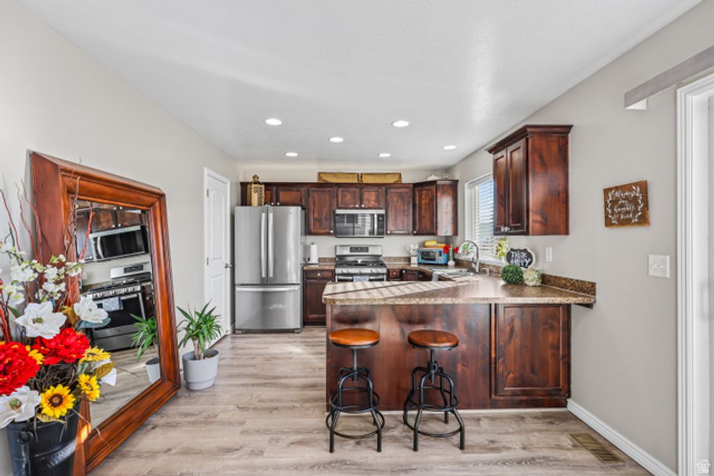 Image 9 of property listing at 842 N SAPPHIRE ST, Morgan, UT 84050