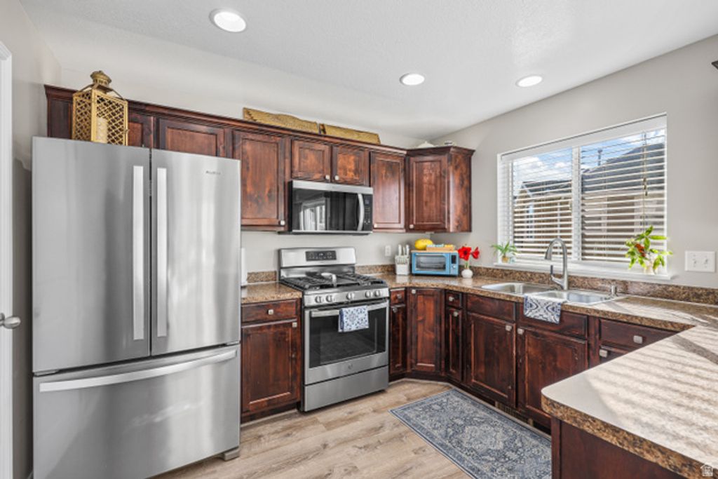 Image 10 of property listing at 842 N SAPPHIRE ST, Morgan, UT 84050
