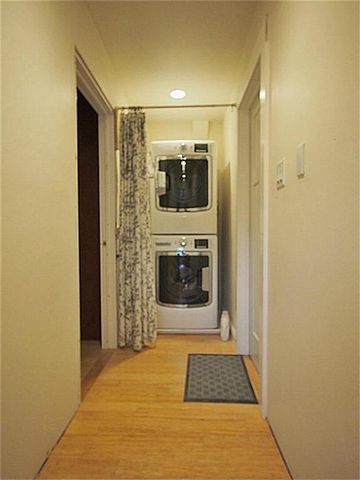104 Stratford E, Houston, TX 77006