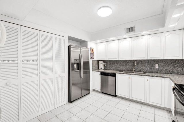 2806 N 46th Ave D637, Hollywood, FL 33021