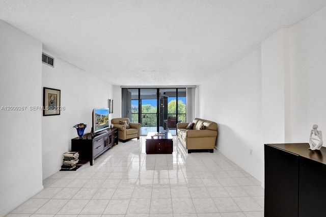 2806 N 46th Ave D637, Hollywood, FL 33021