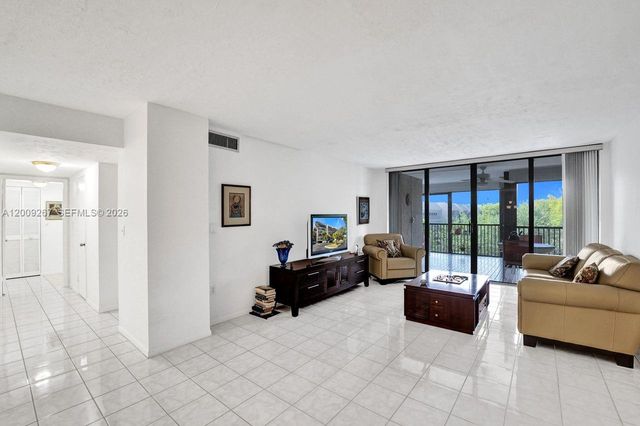 2806 N 46th Ave D637, Hollywood, FL 33021