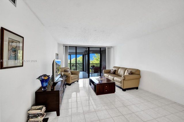 2806 N 46th Ave D637, Hollywood, FL 33021