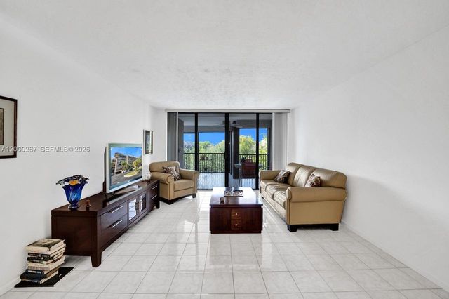 2806 N 46th Ave D637, Hollywood, FL 33021