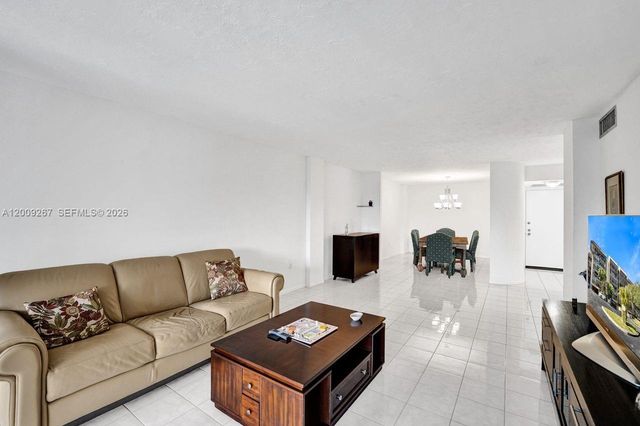 2806 N 46th Ave D637, Hollywood, FL 33021