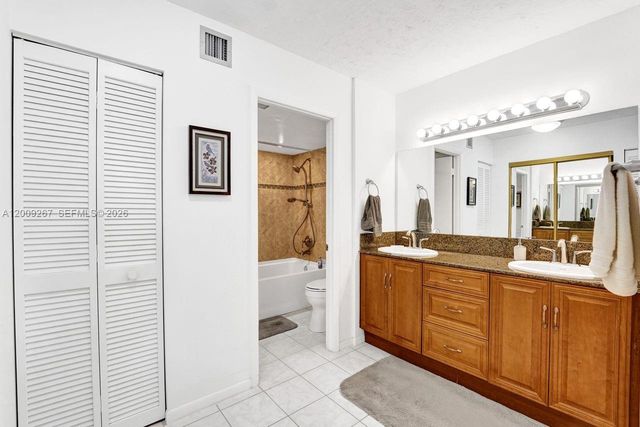 2806 N 46th Ave D637, Hollywood, FL 33021