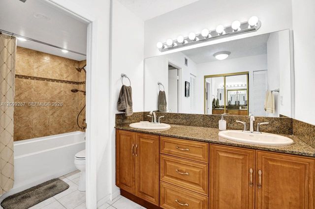 2806 N 46th Ave D637, Hollywood, FL 33021