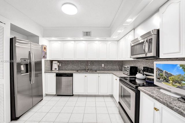 2806 N 46th Ave D637, Hollywood, FL 33021