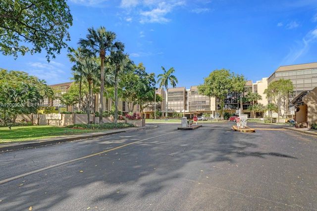 2806 N 46th Ave D637, Hollywood, FL 33021
