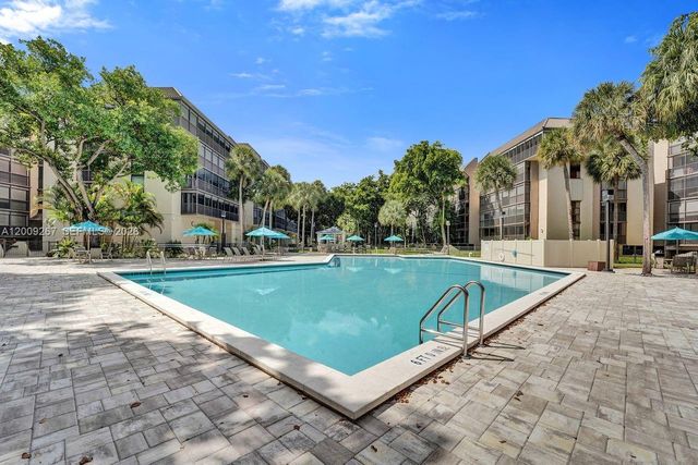 2806 N 46th Ave D637, Hollywood, FL 33021