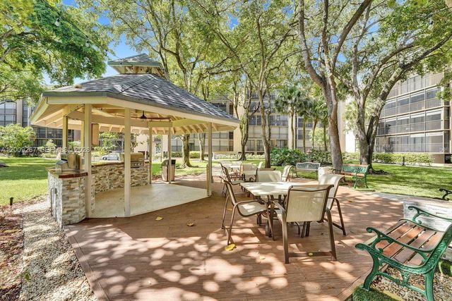 2806 N 46th Ave D637, Hollywood, FL 33021