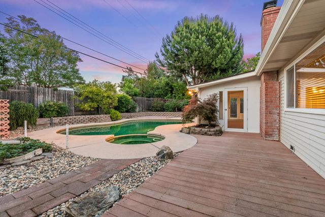 4341 Jan Dr, Carmichael, CA 95608