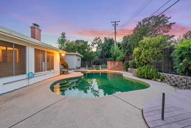 4341 Jan Dr, Carmichael, CA 95608