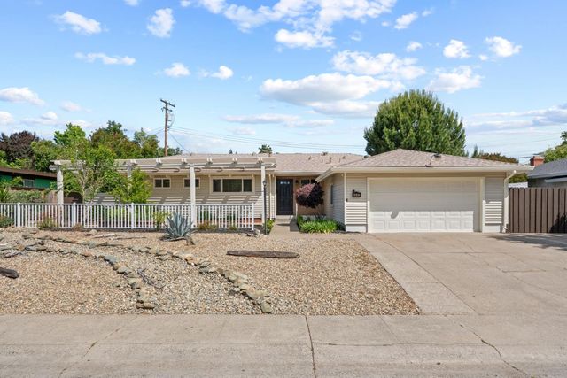 4341 Jan Dr, Carmichael, CA 95608