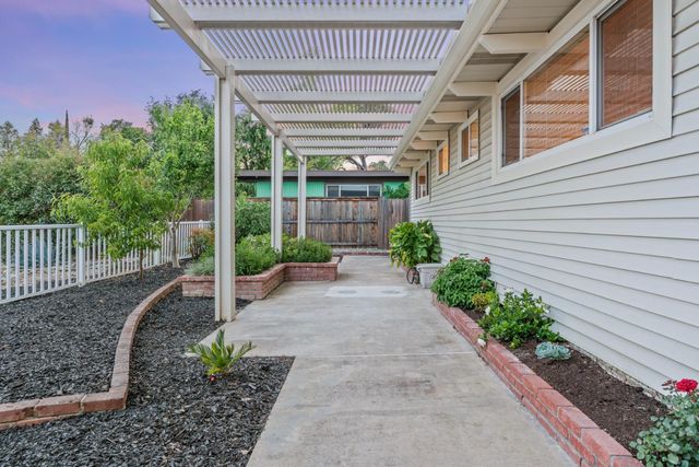 4341 Jan Dr, Carmichael, CA 95608