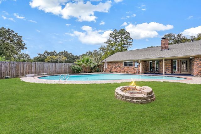 5315 Kingsmill Road, Friendswood, TX 77546