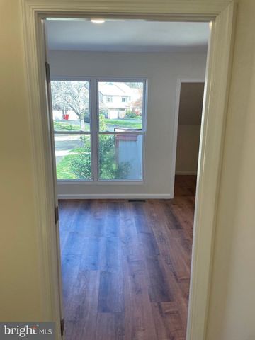 17 LOG POND DR, Horsham, PA 19044