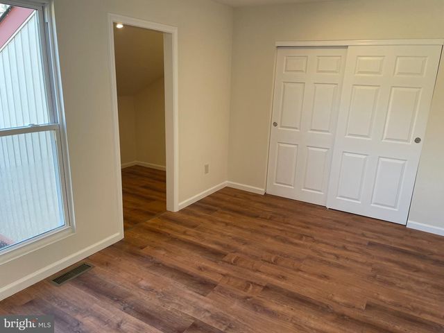 17 LOG POND DR, Horsham, PA 19044