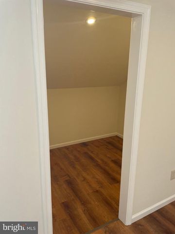 17 LOG POND DR, Horsham, PA 19044